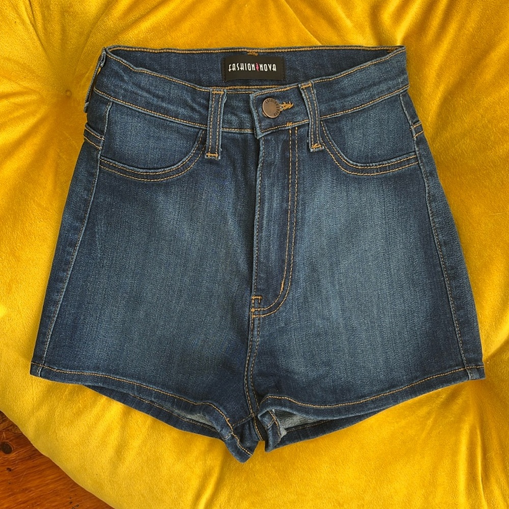 Fashion nova original high wasted denim shorts dark wash size small